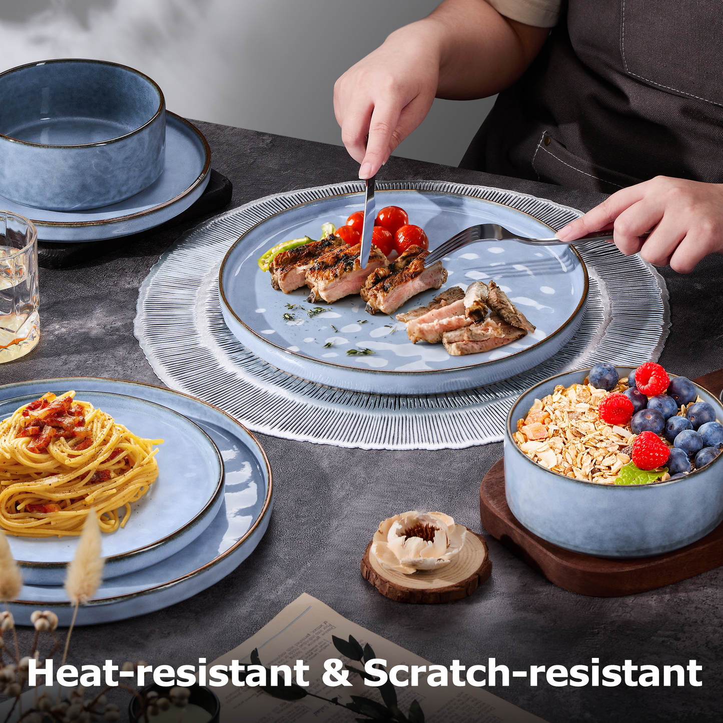 Onader Dinnerware Sets for 6, 18-Piece Plates and Bowls Set, Stoneware Dish Set for Kitchen, Ceramic Dinnerware for Home Restaurant, Chip and Scratch Resistant, Microwave and Dishwashe, Reactive Blue